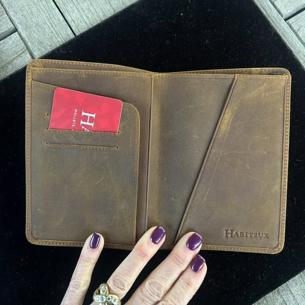 Habitoux Dark Brown Leather RFID Blocking BiFold Wallet NIB